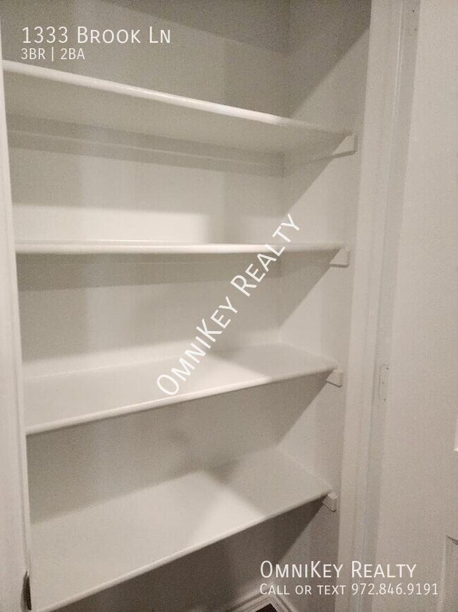 Building Photo - 1333 Brook Ln