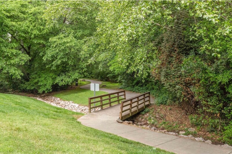 Building Photo - 216 Norham Dr