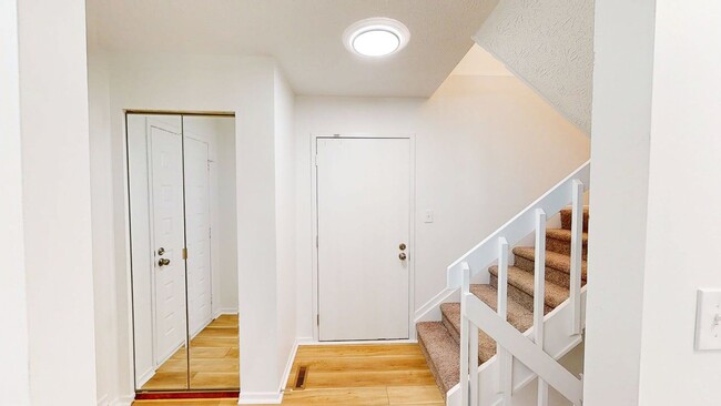 Building Photo - 159 Corbins Mill Dr