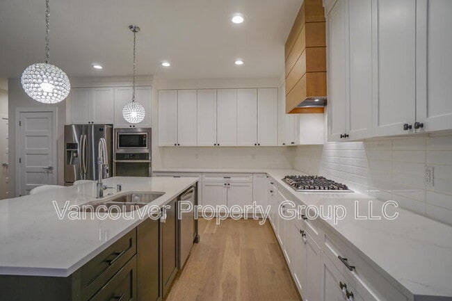 Building Photo - 6604 NE 107th St