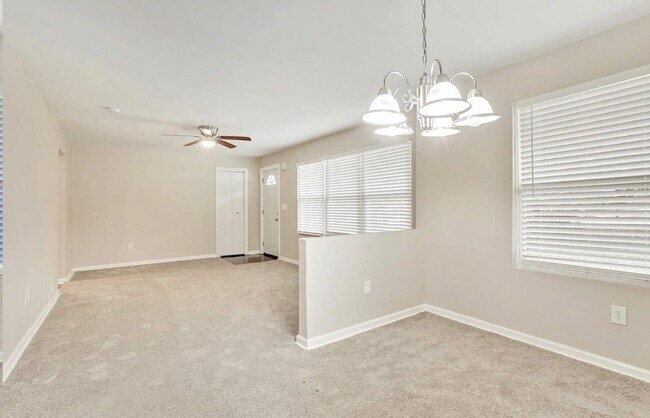 Building Photo - 808 Bisson Loop