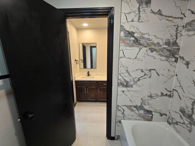 Building Photo - 10327 Bernardin Cir