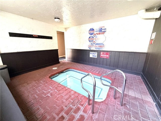 Building Photo - 550 W Regent St