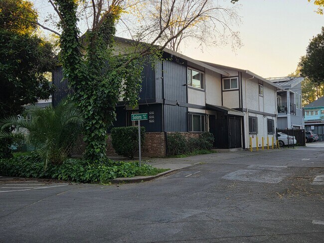 Building Photo - 1916 17th St