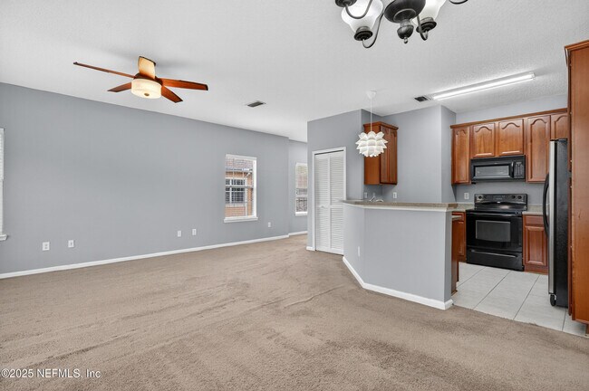 Building Photo - 7229 Deerfoot Cir