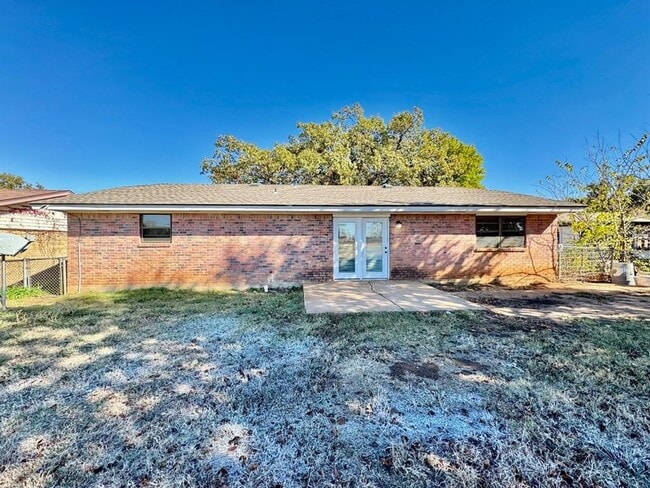 Building Photo - 1509 N Indian Meridian Rd