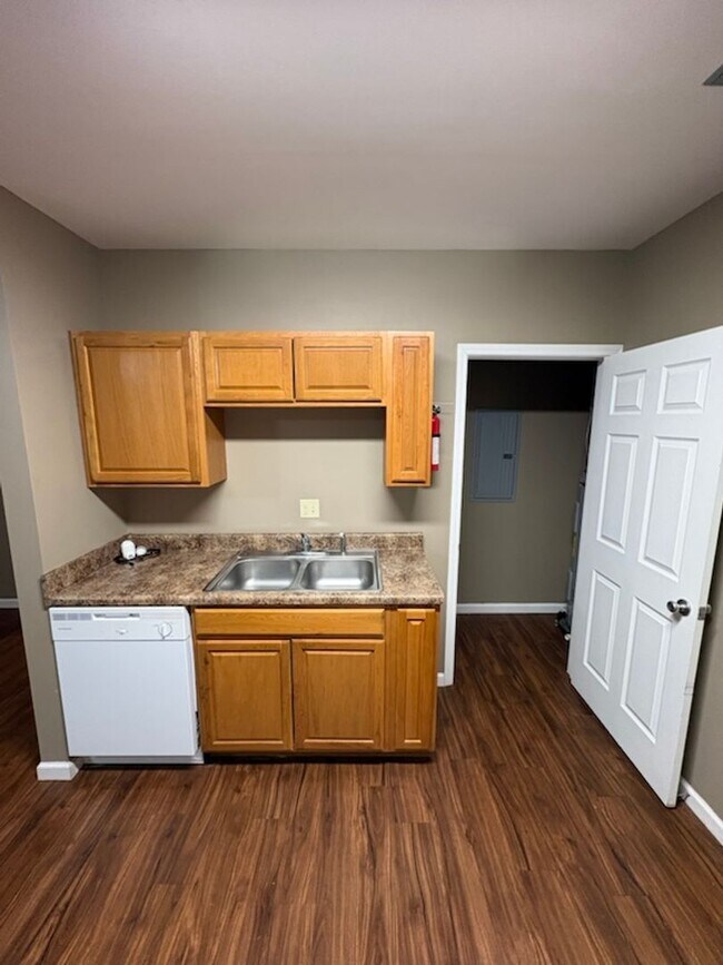 Building Photo - Jefferson Commons Apartments