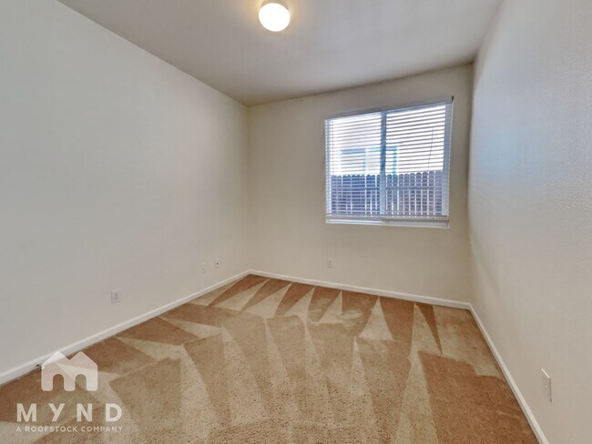 Building Photo - 10114 Upshaw Way