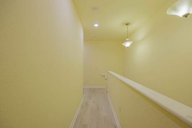 Building Photo - 5636 NW 58th Ln