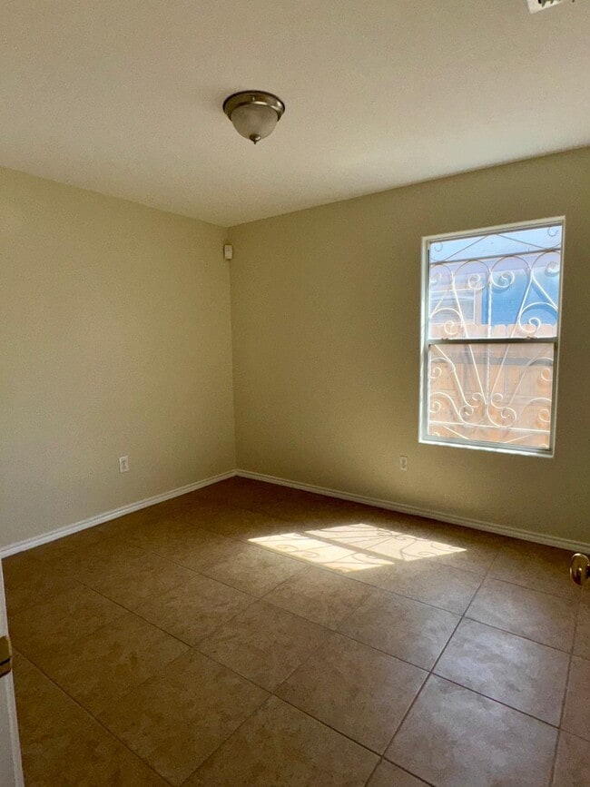 Building Photo - 3807 Katiana Dr