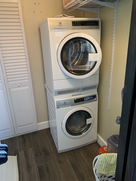 Washer & Dryer - 95 N Birch Rd