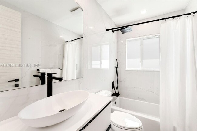 Building Photo - 45 Palermo Ave