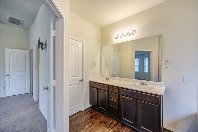 Building Photo - 18907 Via Flora Dr