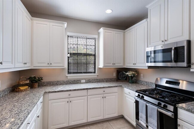 Building Photo - 8720 Bellussi Dr