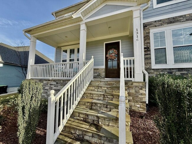 Building Photo - 1316 Spicer Ln