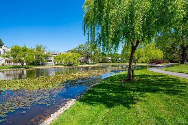 Building Photo - 1100 Princeton Dr