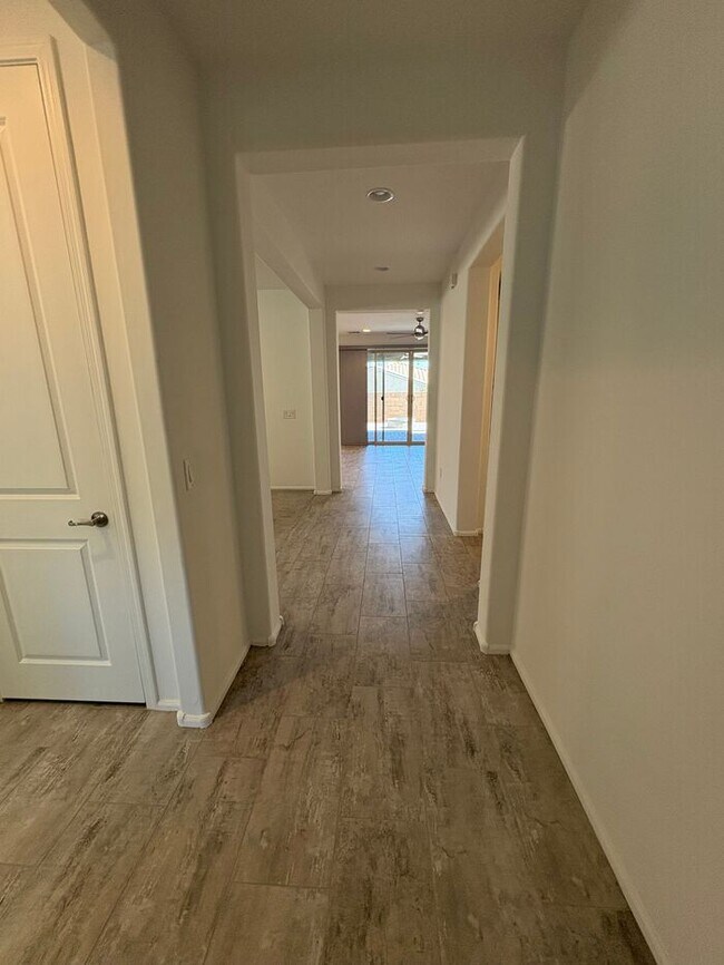 Building Photo - SAGUARO TRAILS 2bd PLUS DEN and 2ba HOME AVAILABLE NOW!!