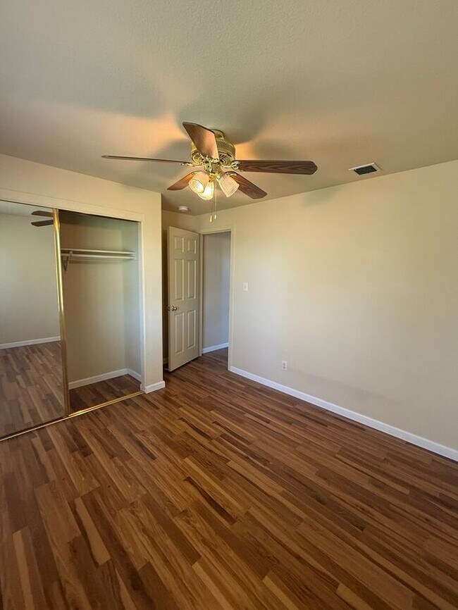 Building Photo - Coming Soon: Spacious 3BR/2.5BA Home in Northwest Reno