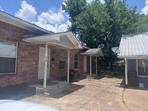 Building Photo - 210-220-220 16th St SE