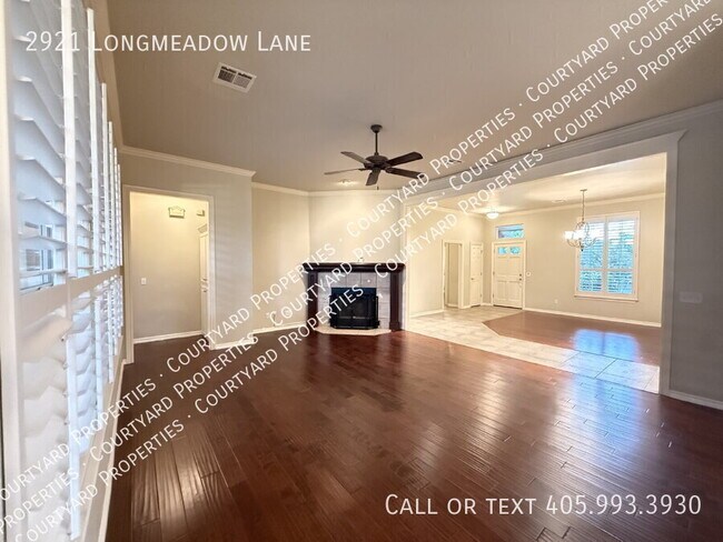 Building Photo - 2921 Longmeadow Ln