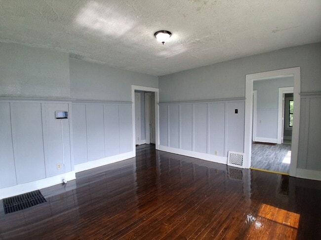 Building Photo - 1115 Harmon St