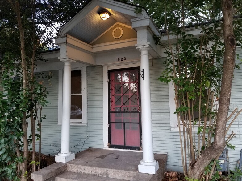 Building Photo - 922 Howard St