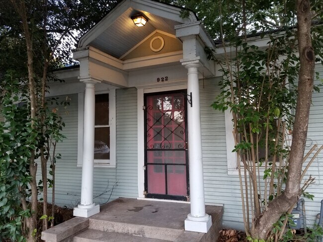 Building Photo - 922 Howard St