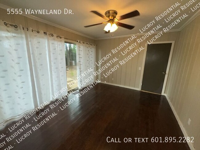 Building Photo - 5555 Wayneland Dr