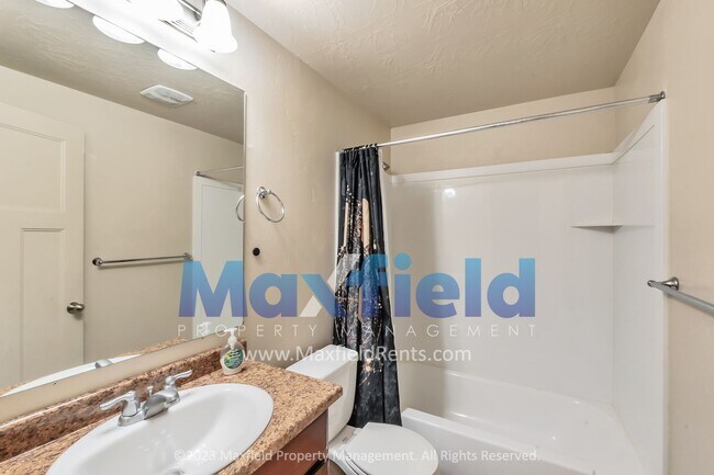 Building Photo - Eagle Mountain 4+ Bed 4 Bath 2600 Sq Ft 2 ...