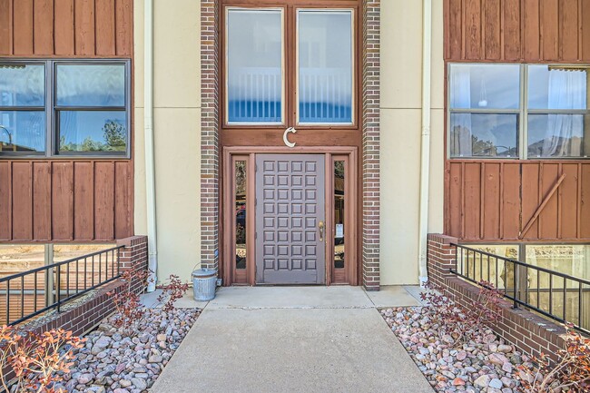 Building Photo - BEAUTIFUL 2 Bed 2 Bath Condo in Boulder- A...