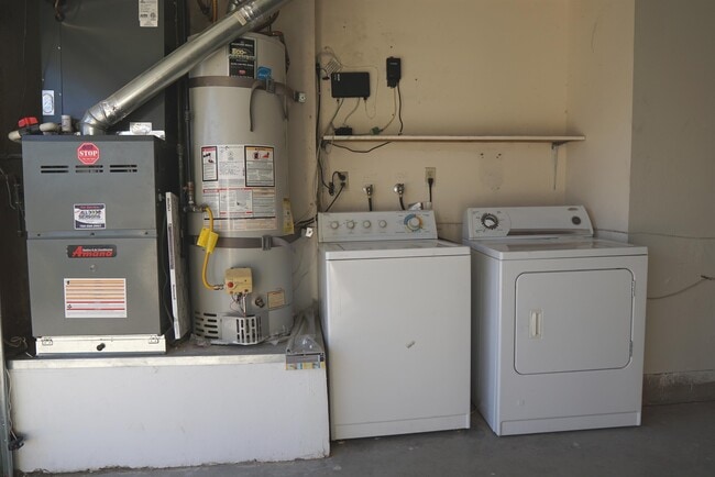 Building Photo - 43917 Cll Las Brisas W