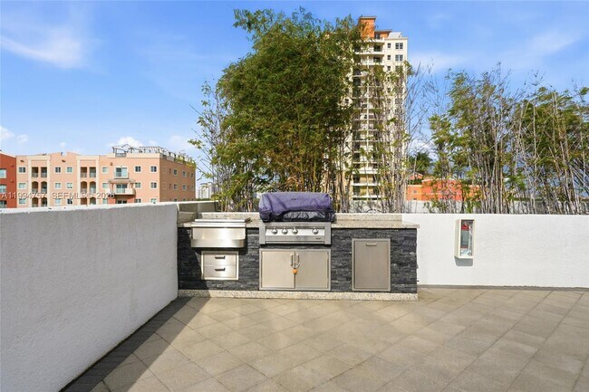 Building Photo - 3180 SW 22nd Terrace