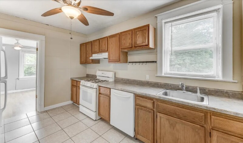 Building Photo - 6532 Chamberlain Ave