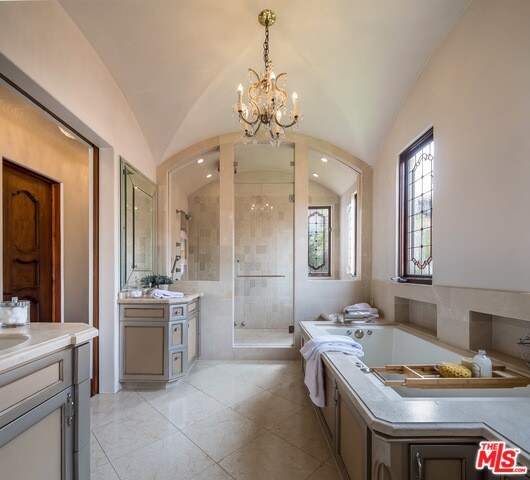 Building Photo - 704 N Arden Dr