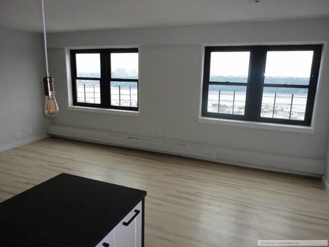 Living Room/Kitchen - 1370 Saint Nicholas