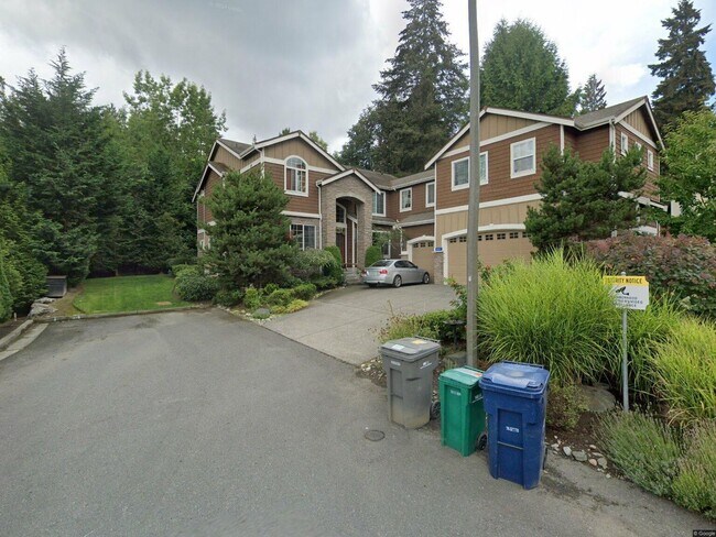 Primary Photo - Stunning 5?Bed / 4?Bath Modern Home in Red...