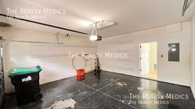 Building Photo - 10319 Willow Ridge Loop