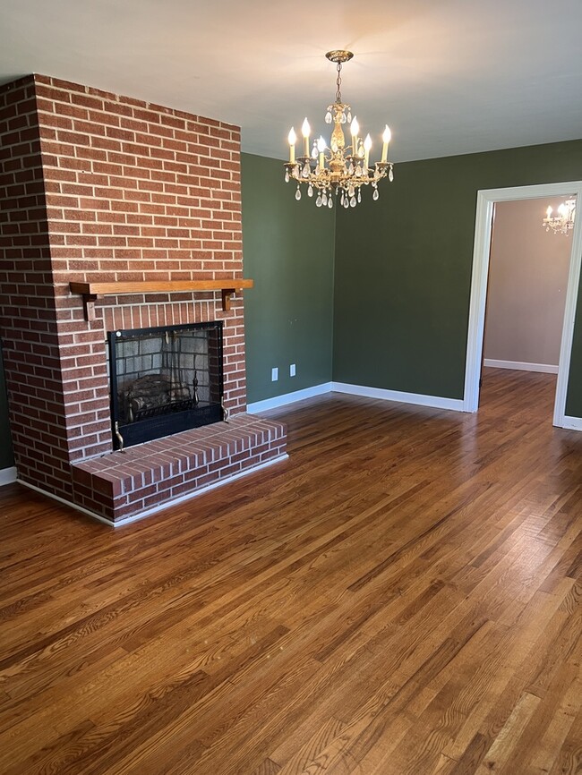 Building Photo - 418 Starke Dr