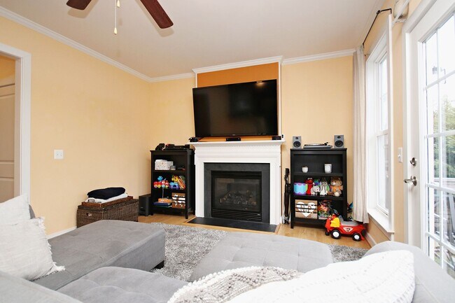 Building Photo - Dog-Friendly Brookwood Home Near UVA & Downtown