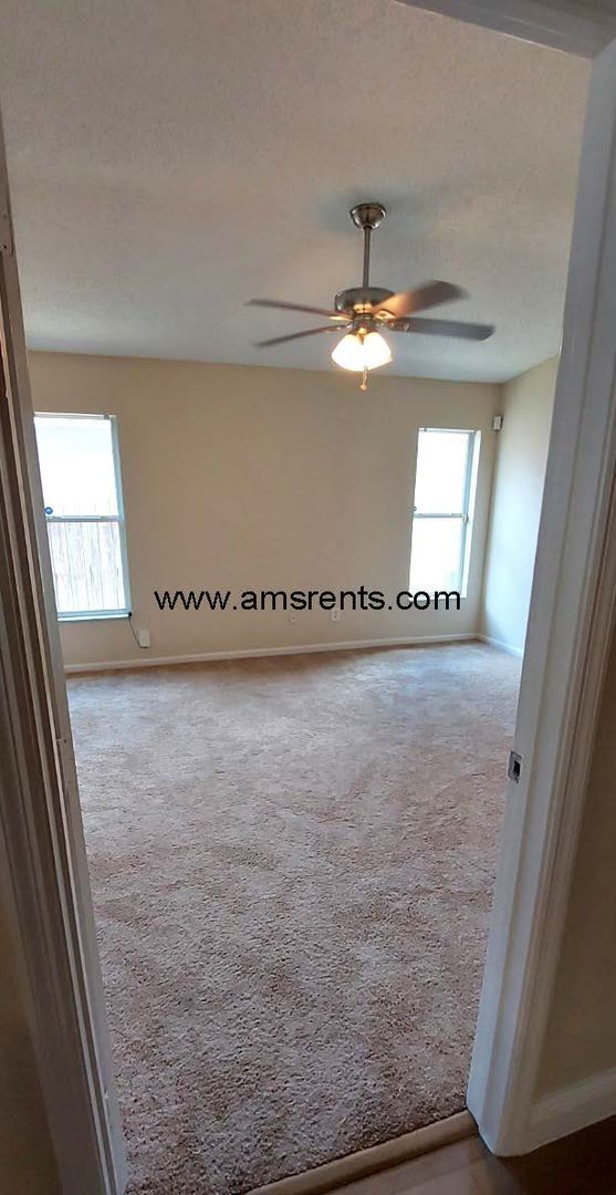 Building Photo - Spacious 3 bedroom 2 bath in Apopka