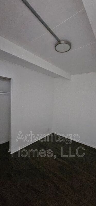 Building Photo - 911 N 70th Terrace