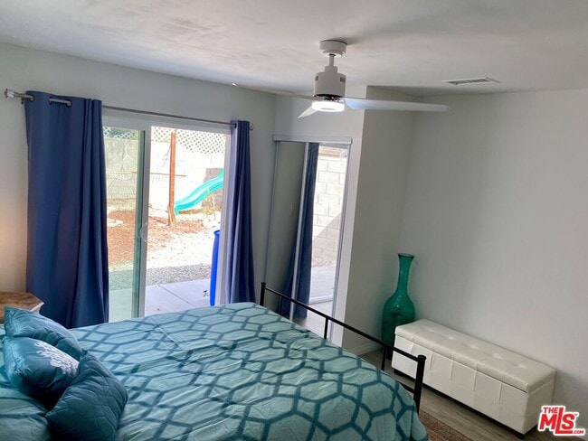 Building Photo - 4853 Canoga Ave