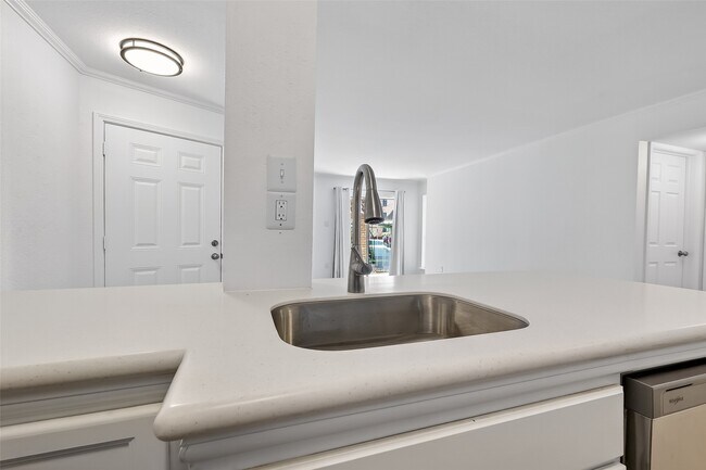 Building Photo - 3770 Lovers Wood Ln