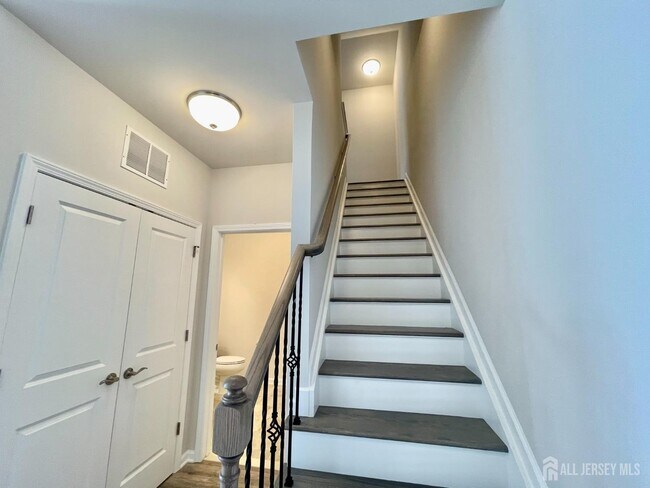 Building Photo - 905 Greenland Square