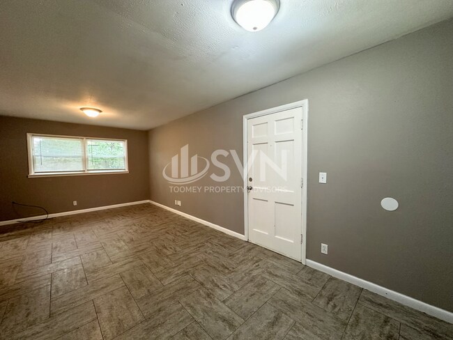 Building Photo - 4077 S Lancewood Dr
