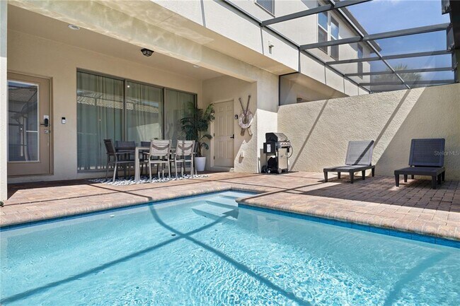 Building Photo - 1905 Majorca Dr