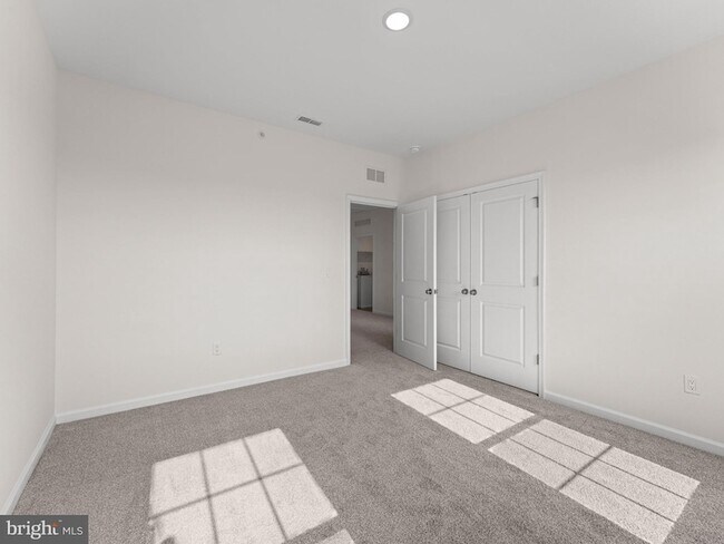Building Photo - 202 Thompson Dr