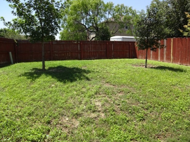 Building Photo - 9406 Hacienda Acres