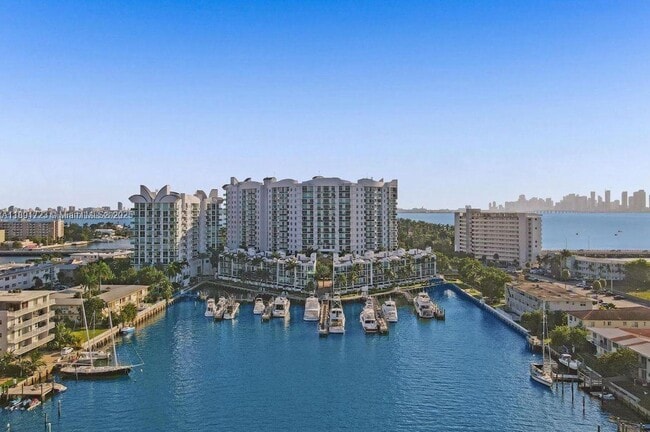 Building Photo - 7900 Harbor Island Dr