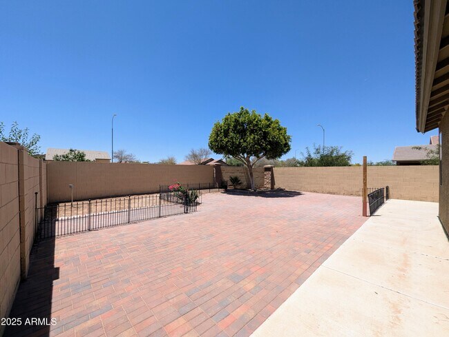 Building Photo - 3731 W St Kateri Dr